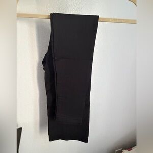 Empetua High-Waisted Shaping Legging - black